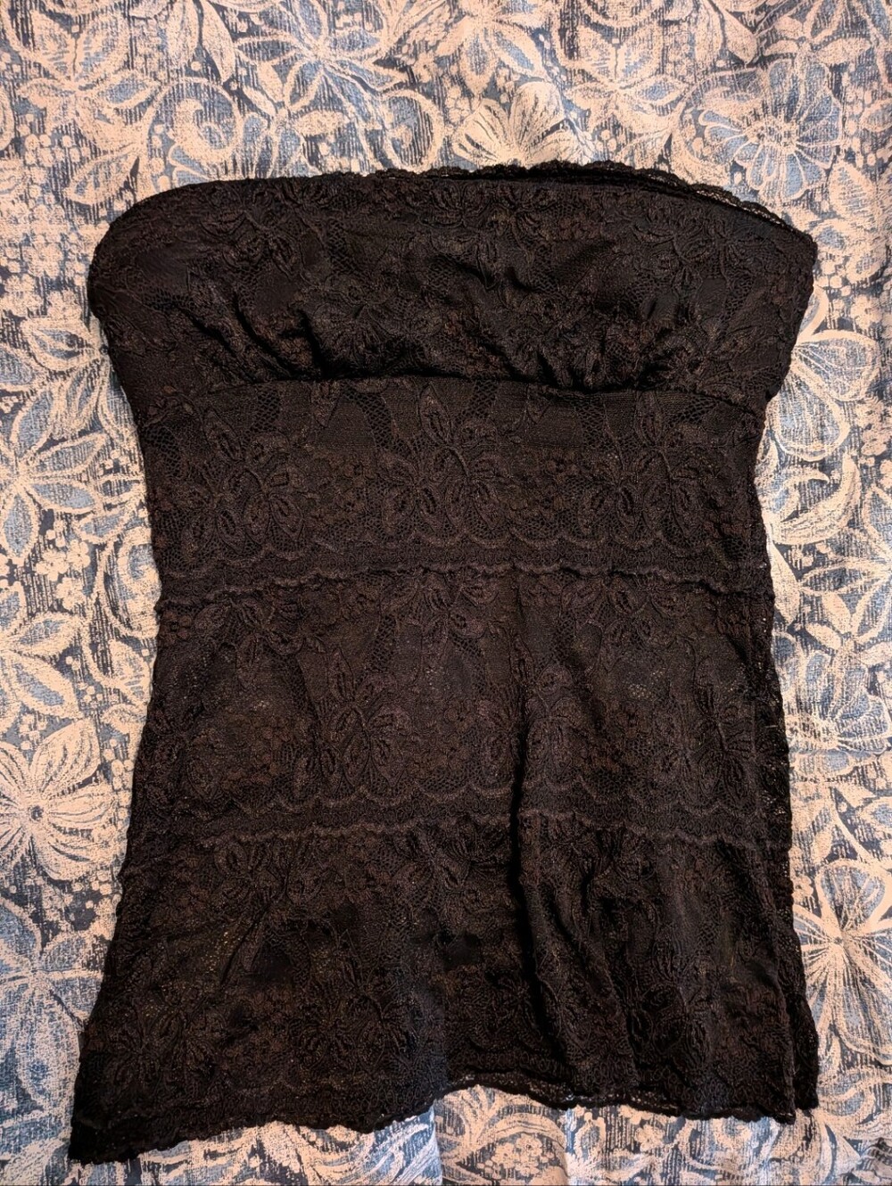 Y2K Bebe Vintage Strapless Lace Tube Top